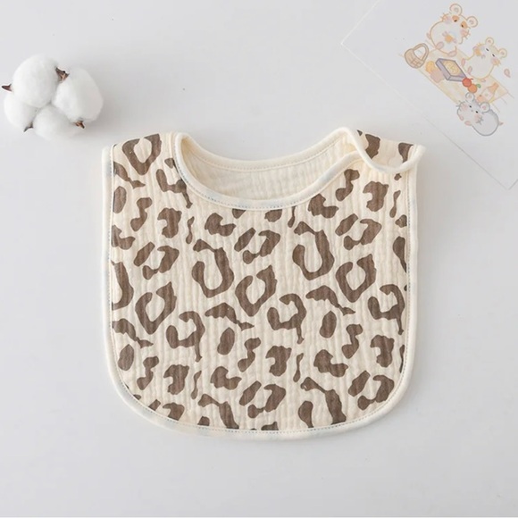 Cheetah Print Bib NEW - Picture 1 of 5